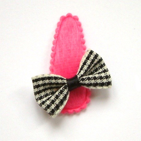 Barrette Bebe En Noir Et Fuchsia Plein De Bisous Barrette Bebe En Noir Et Fuchsia Plein De Bisous